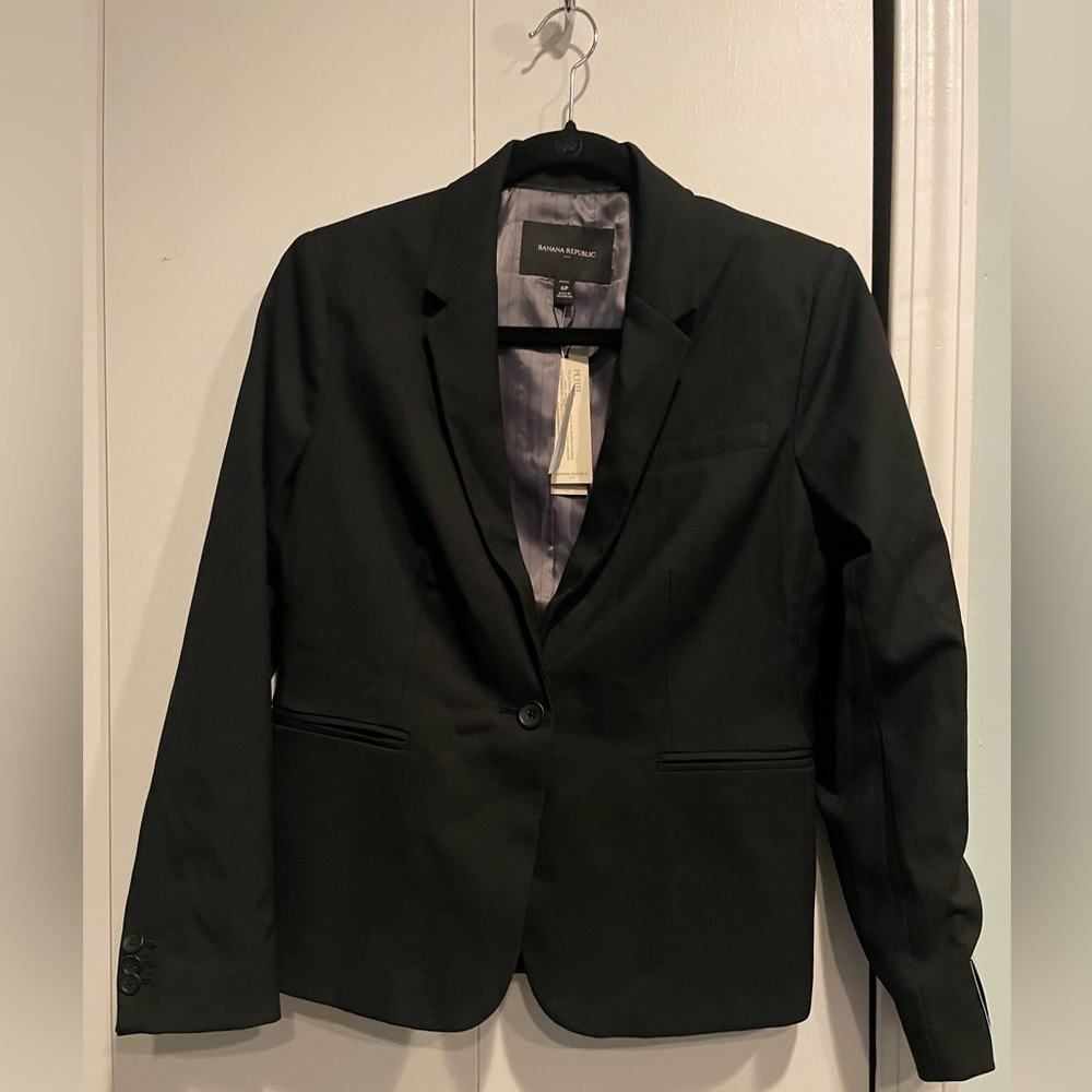 Banana republic black blazer NWT size 6P